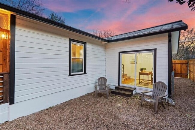 Building Photo - 1904 Romeria Dr