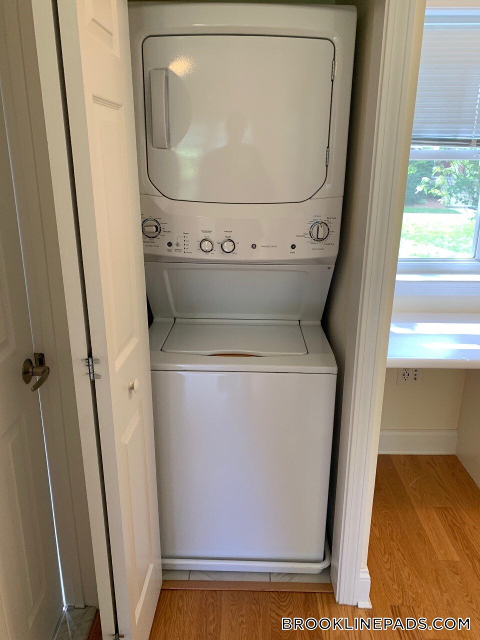 Building Photo - 210 Gerry Rd