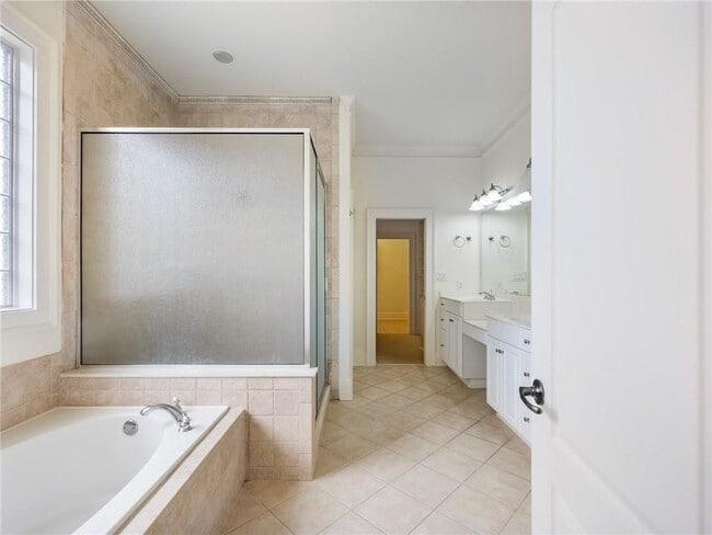 Building Photo - 5831 Choctaw Ln