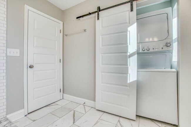 Building Photo - 1623 E Baltimore St