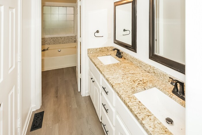 Building Photo - 515 Candlewick Ct