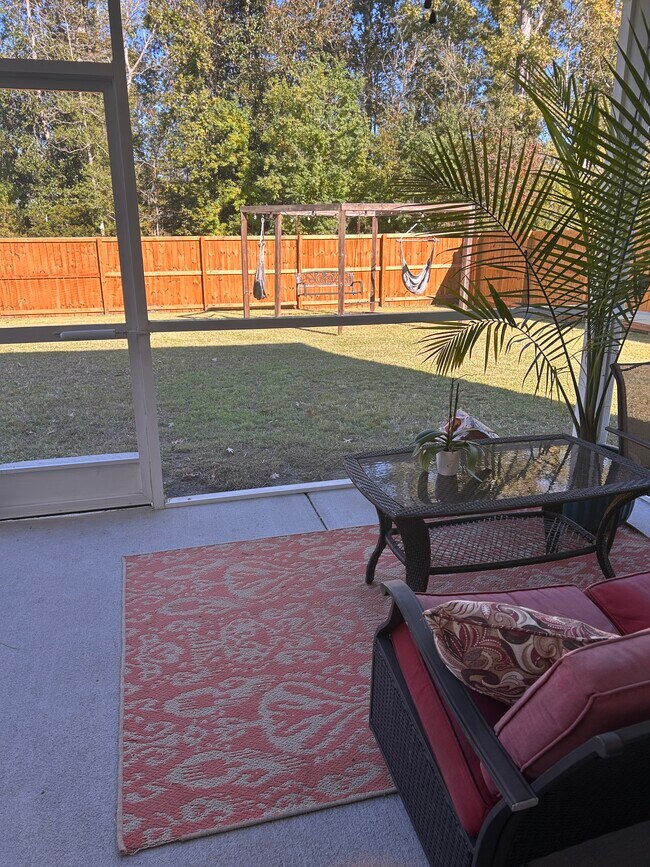 Building Photo - 1728 Refuge Dr