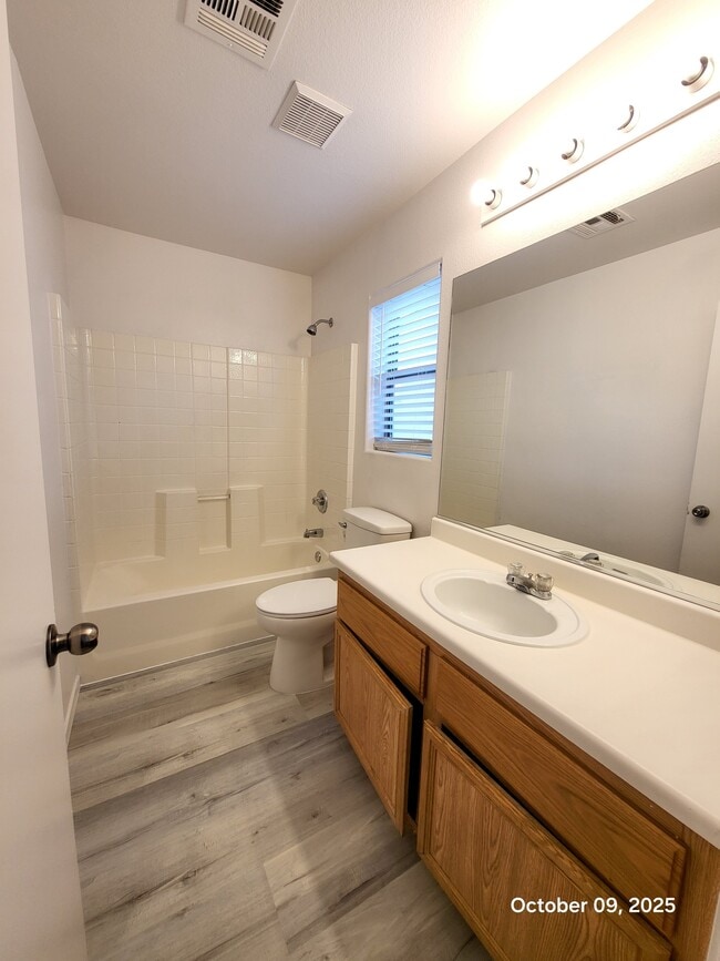 Building Photo - 9708 Villa Lorena Ave