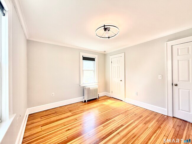 Building Photo - 120 Culloden Rd