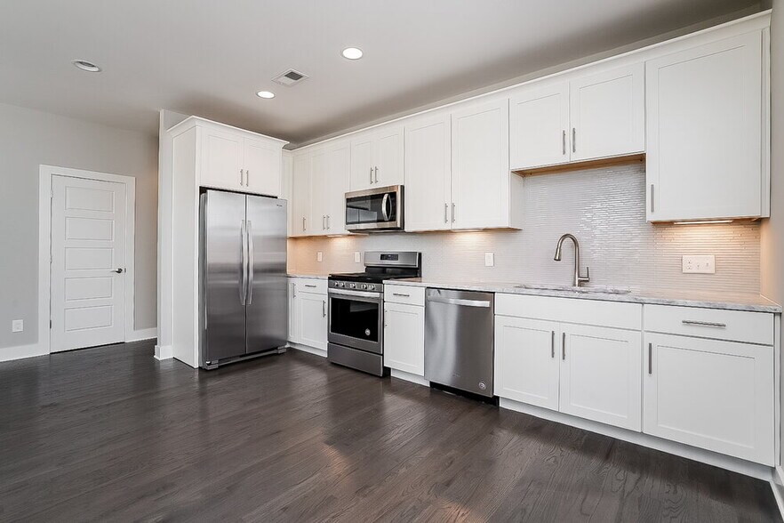 Building Photo - 3411 Old Anderson Rd