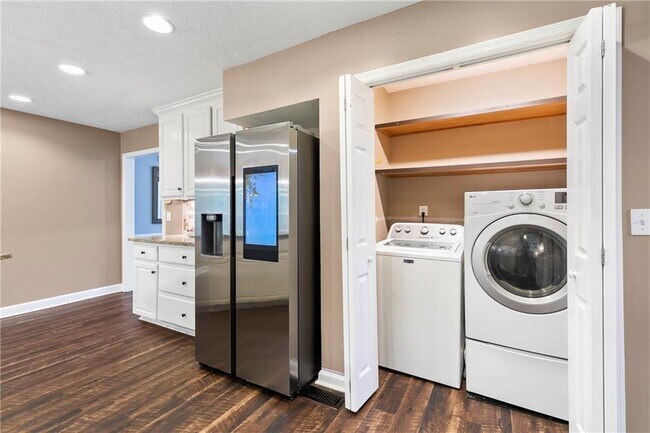 Building Photo - 5119 Verbena Dr