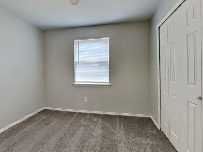 Building Photo - Coming Soon! 4 BR/1.5BA | Newly Renovated Single Family Home | Large backyard | In Mesquite!