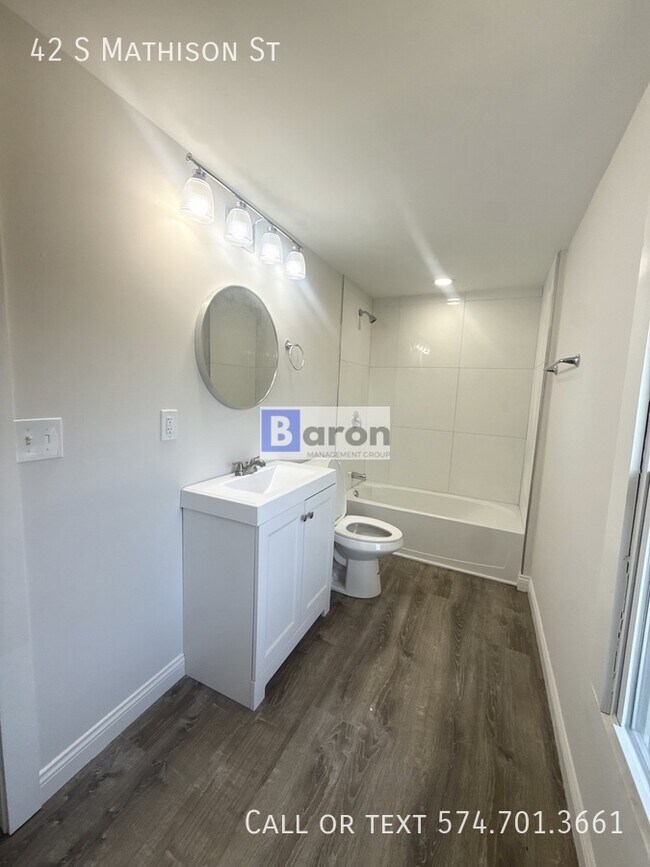 Building Photo - 42 S Mathison St