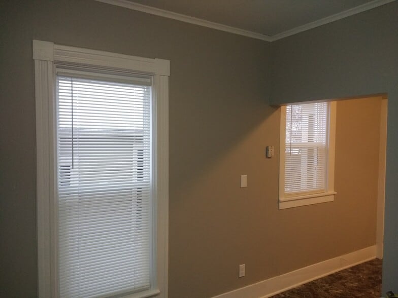 Building Photo - 522 Vine St