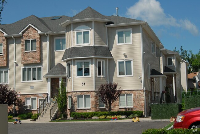 Building Photo - Bluefield Gardens Condominiums