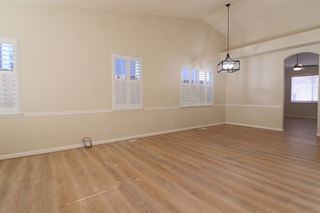 Building Photo - 8701 White Fir St