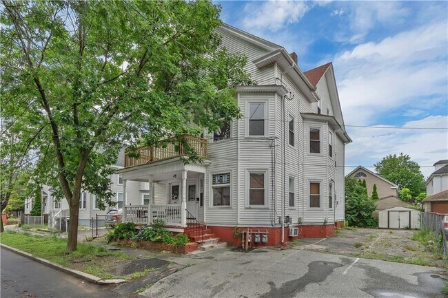 Building Photo - 284 Massachusetts Ave