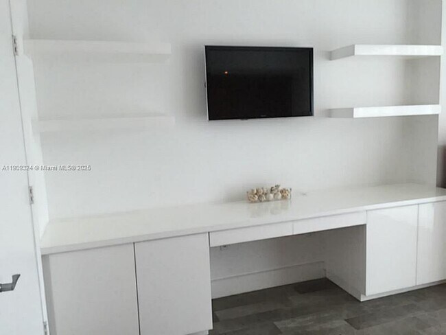 Building Photo - 244 Biscayne Blvd