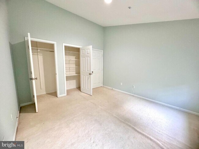 Building Photo - 11433 Hollowstone Dr