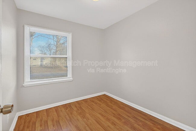 Building Photo - 9855 Medford Dr