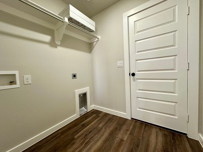 Building Photo - Brand New 4 bed 2 bath Move In Ready!