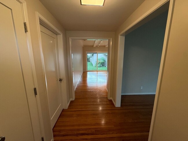 Building Photo - Beautiful Home in a Lovely Neighborhood! Available Spacious 2 Bedroom and Two Bathroom!