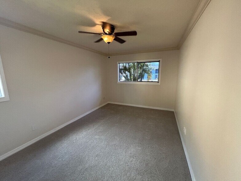 Building Photo - 2/2 Ground Floor Condo off Island Park Rd