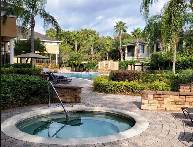 Building Photo - 10213 Courtney Palms Blvd