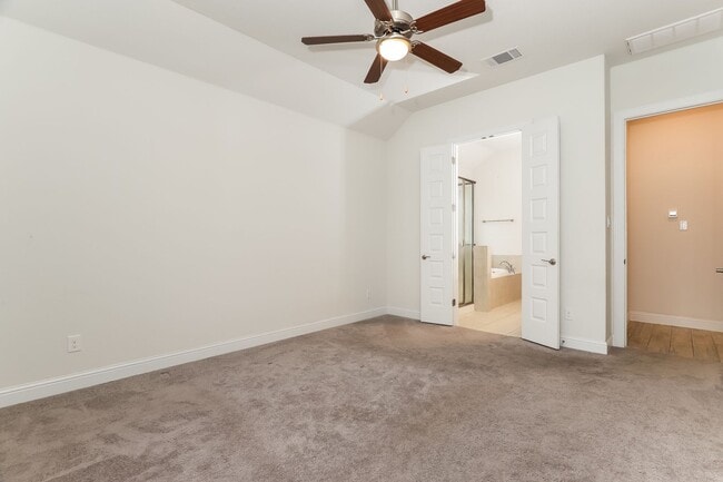 Building Photo - Amazing home ready to move in!