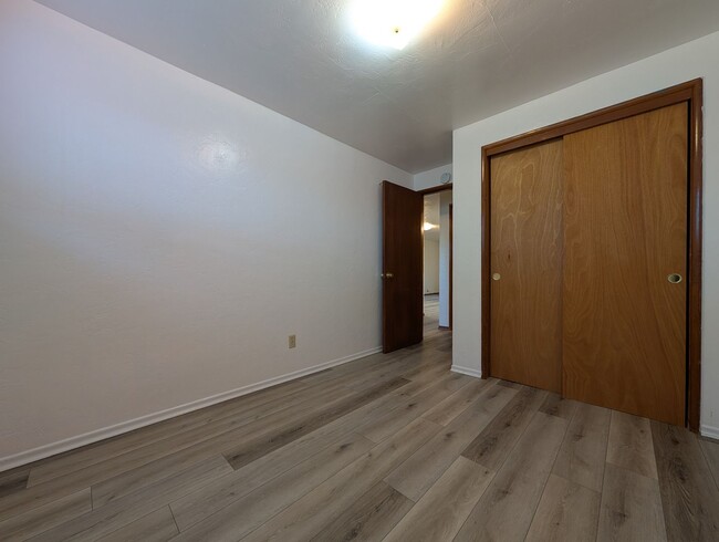 Building Photo - Great 2 bed/1 bath duplex in Santa Clara!