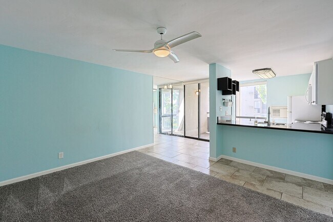 Building Photo - 1 Bed / 1 Bath Condo Near Cowles Mountain – Move-In Special!