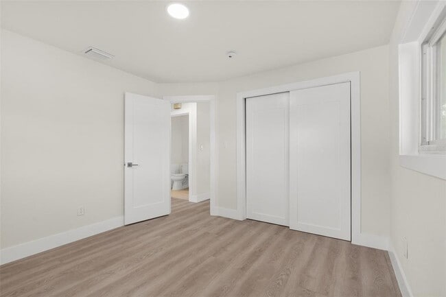 Building Photo - 2352 Lorena Ln