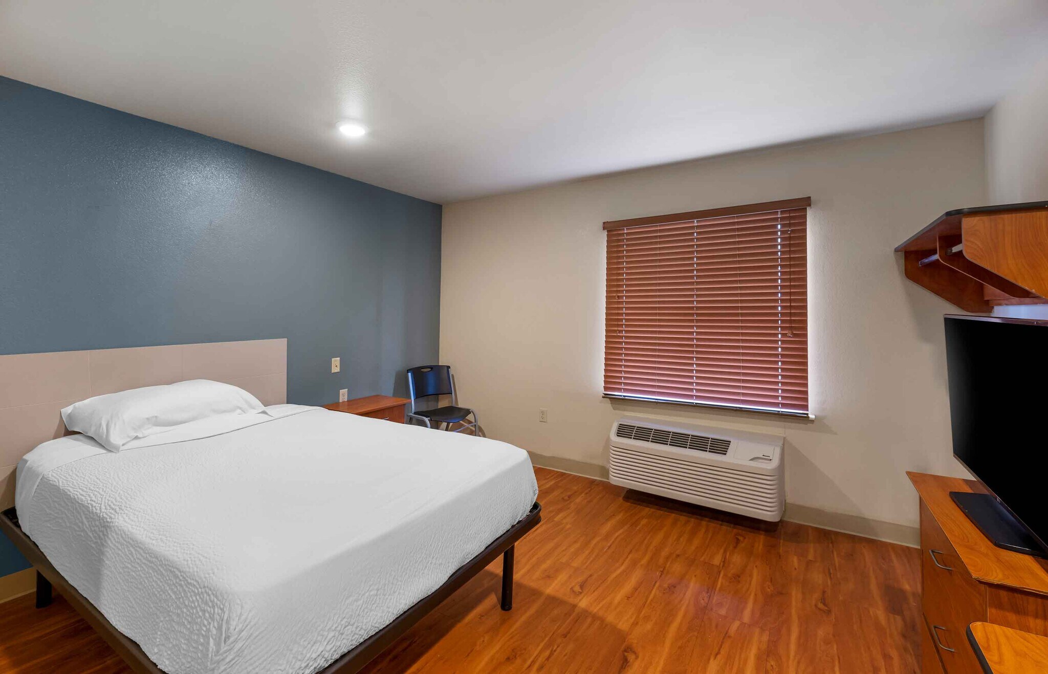 Building Photo - Furnished Studio-Lubbock - South
