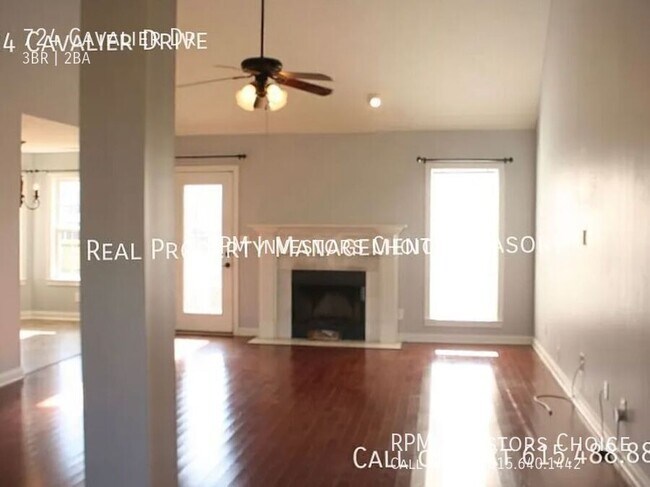 Building Photo - 724 Cavalier Dr