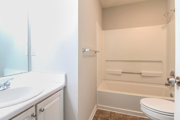 Building Photo - 107 Valhalla Ln