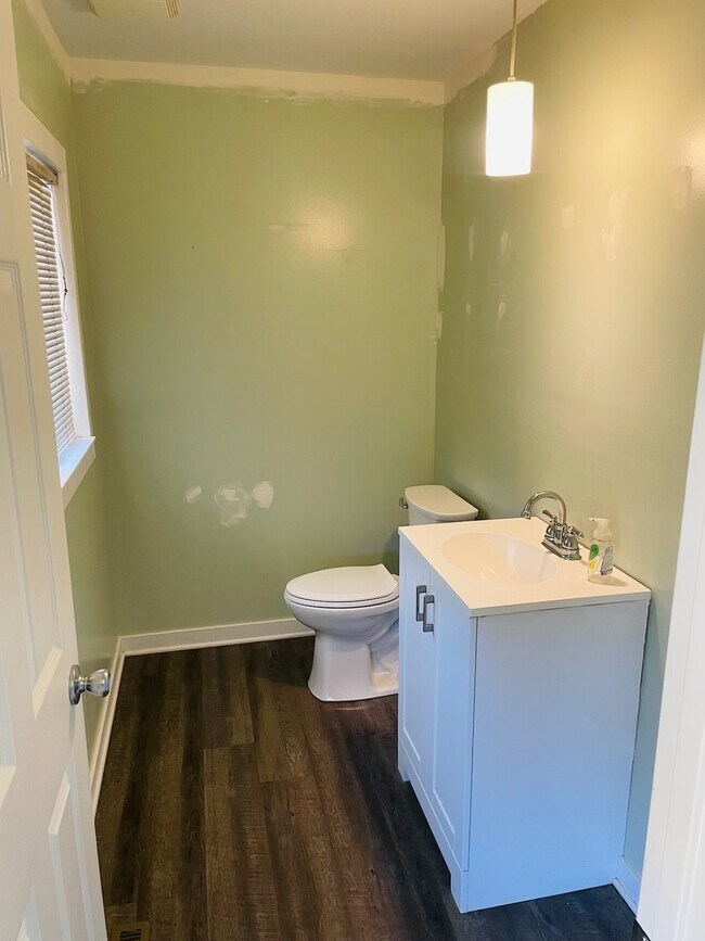 Building Photo - 420 E 500 S