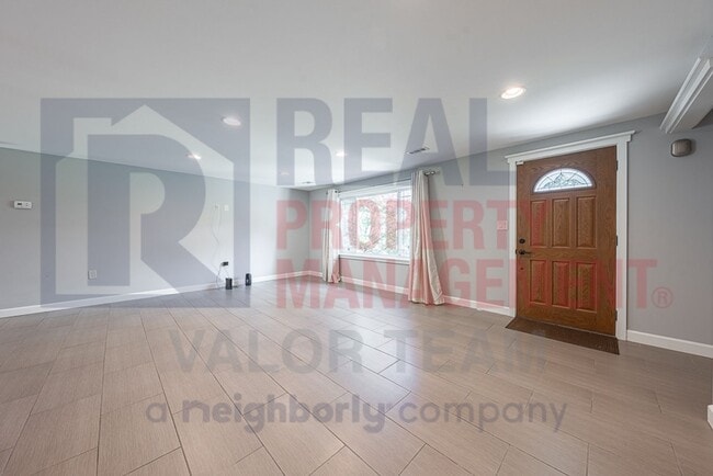 Building Photo - 1725 Crock Dr