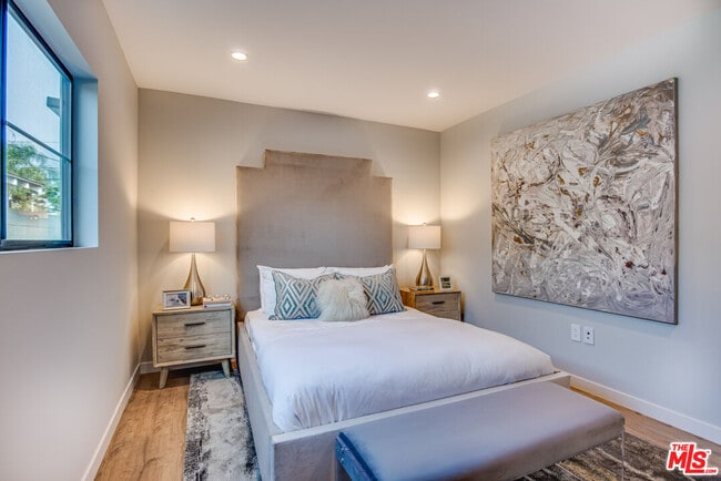 Building Photo - 13026 Calvert St