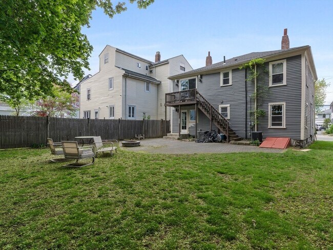 Building Photo - 16 Touro Ave