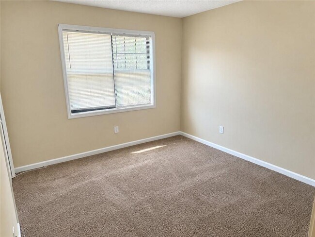 Building Photo - 3025 Sand Wedge Cir