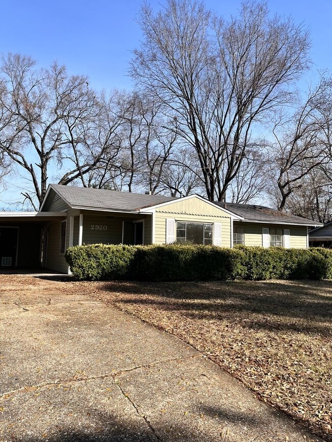 Building Photo - Sunset Acres 3 Bedroom Home- Call Today!