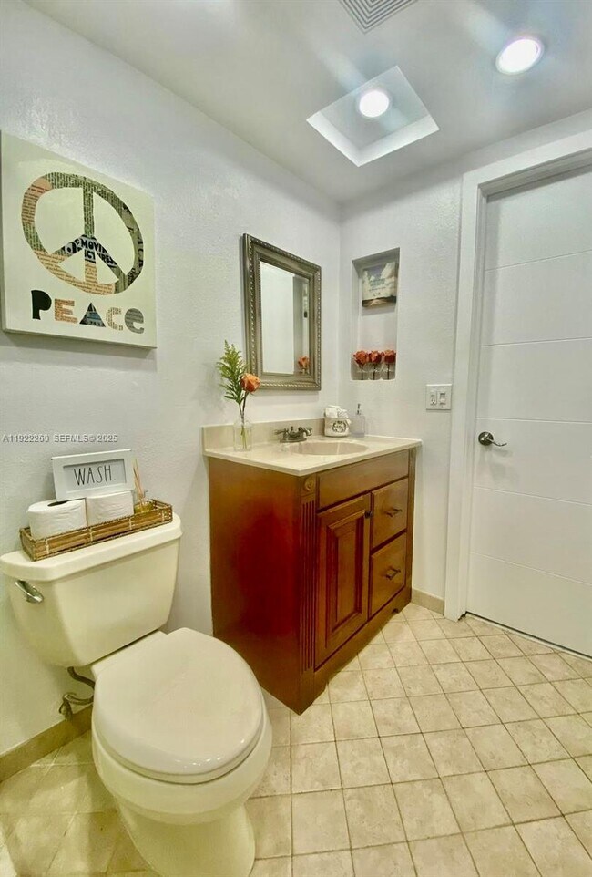 Building Photo - 2841 NE 163rd St