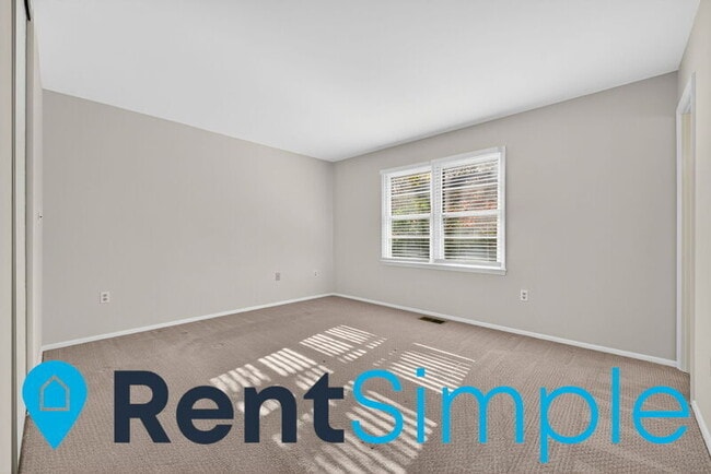 Building Photo - 12035 Stuart Ridge Dr