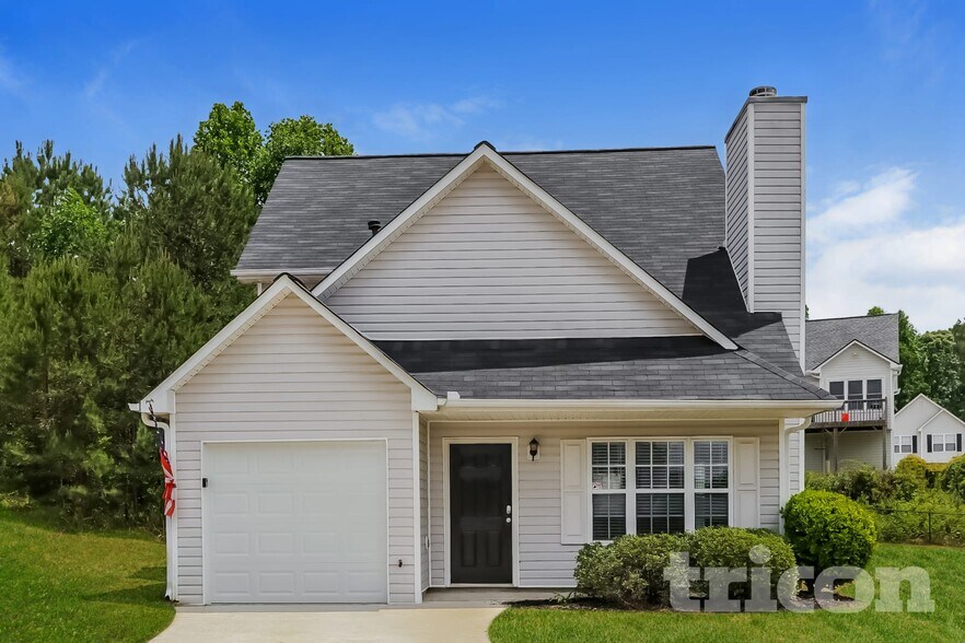 Primary Photo - 104 Rampart St