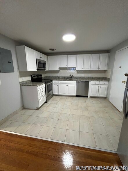 Building Photo - 230 Babcock St