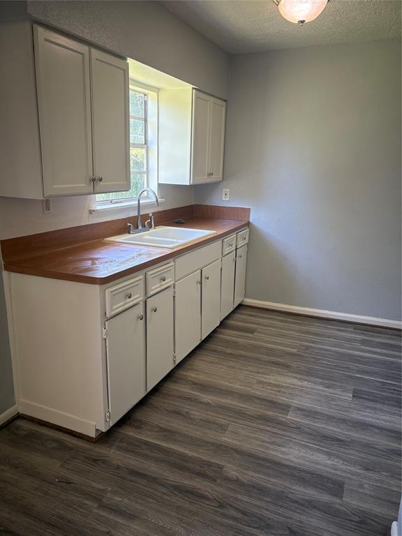 Building Photo - 6139 Ridgeway Dr