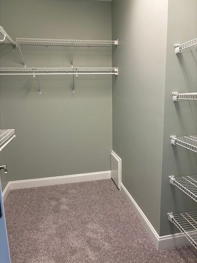 Building Photo - 89 Gallery Dr