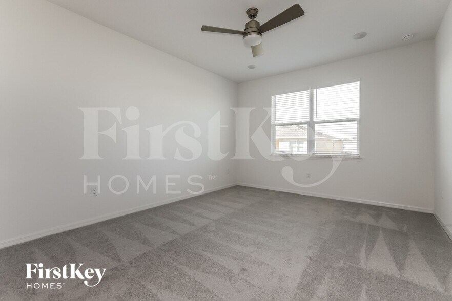 Building Photo - 514 Crown Rose Dr