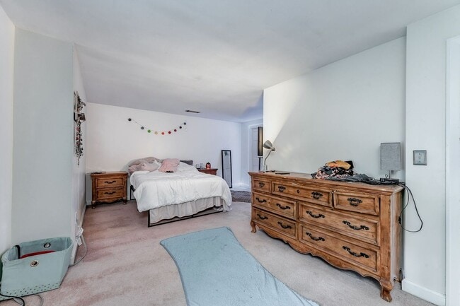 Building Photo - 759 Snider St