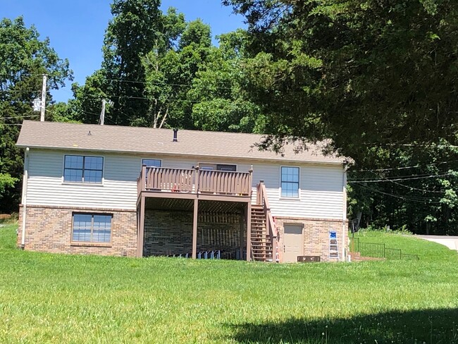 Building Photo - Basement Ranch 4BR/ 3BA 2 Car Garage