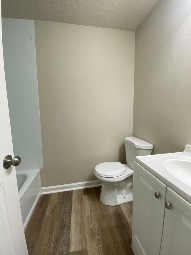 Building Photo - Remodeled 4 Bedroom 3 bath Home