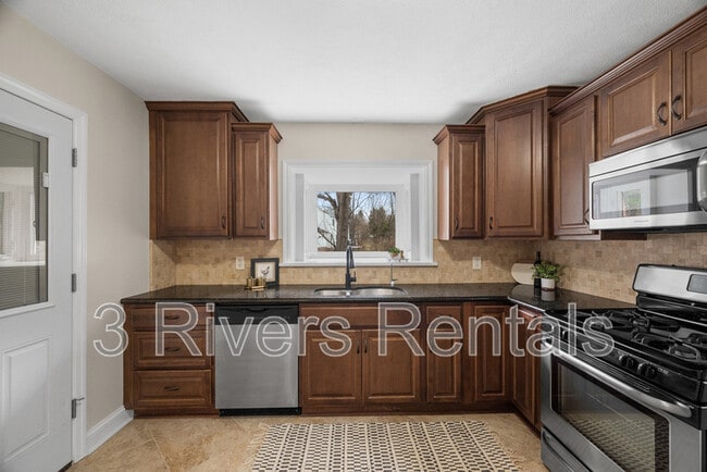 Building Photo - 600 Camp Meeting Rd