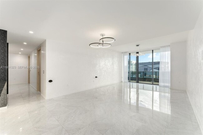 Building Photo - 1000 Brickell Plaza