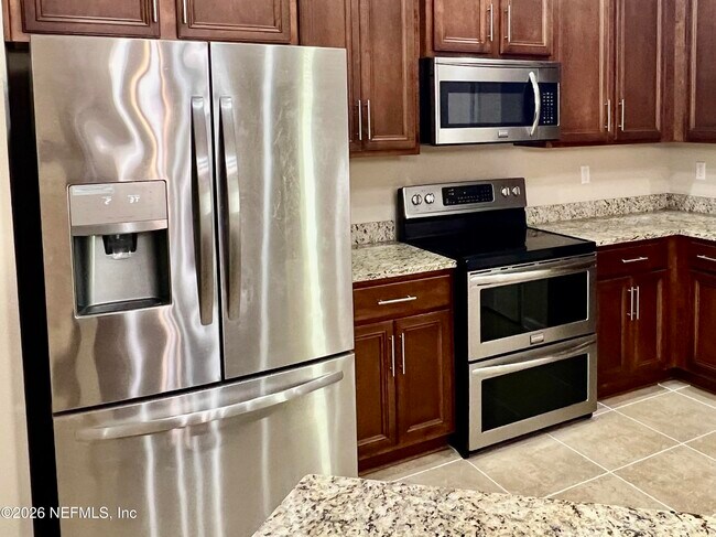 Building Photo - 12454 Itani Wy