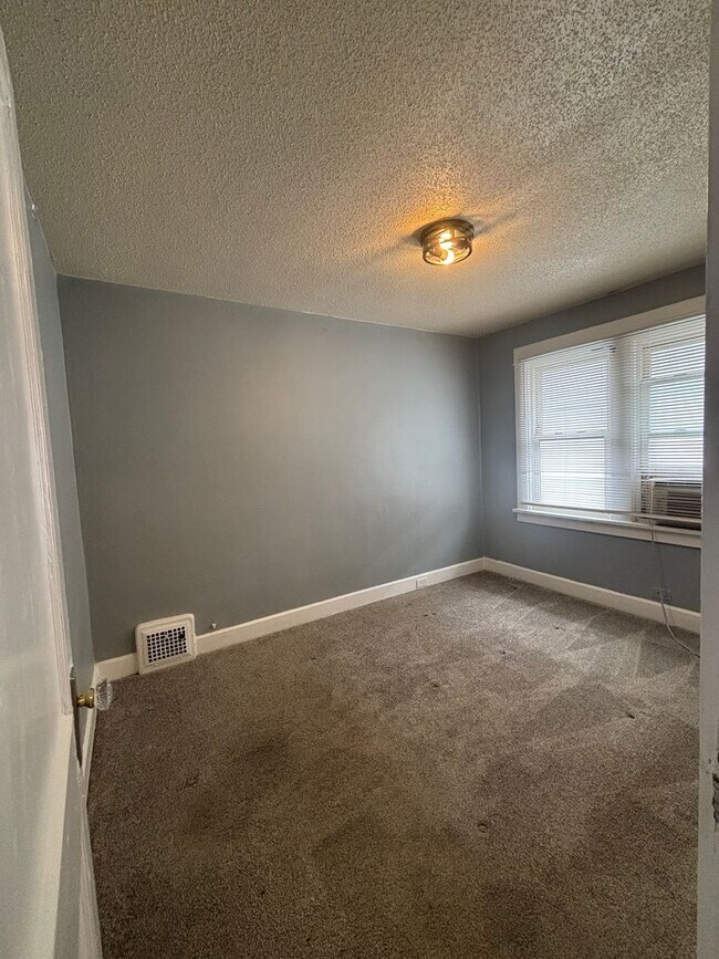 Building Photo - ParkHeights8827